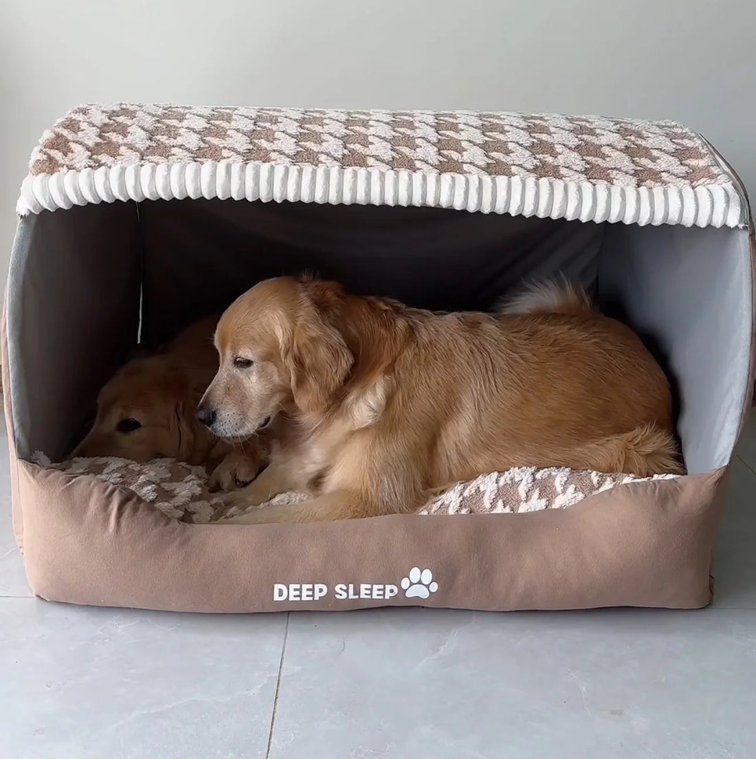 Cozy Dog House™